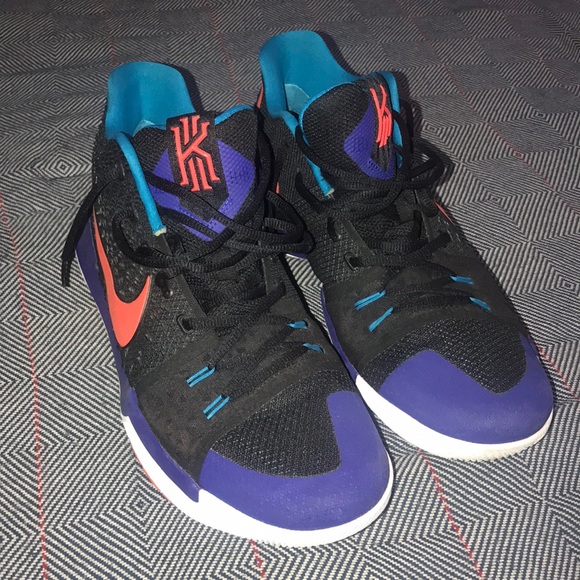 nike kyrie 3 kyrache light